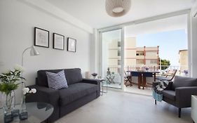 Hip & Cozy 2 Room Apt